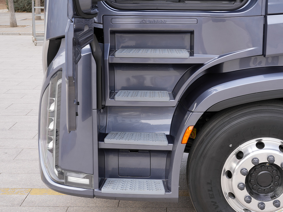 Escalones de acceso a cabina Foton Galaxus