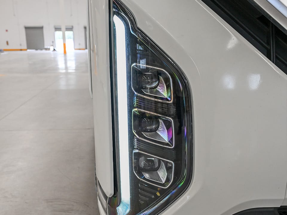 Detalle de faros del Foton Galaxus